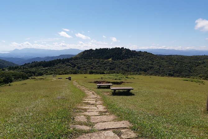 Private Yangmingshan National Park Hiking Day Tour from Taipei - Climbing Mt. Qixing in changing weather