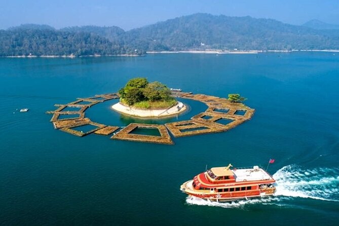 Round Trip Sun Moon Lake Private Tour from Taipei - Xiangshan Visitor Center and the famous bicycle route