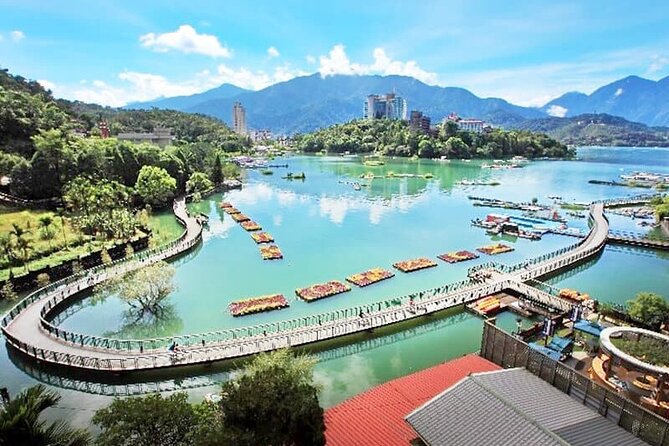Round Trip Sun Moon Lake Private Tour from Taipei - Wen Wu Temple and the long ride home