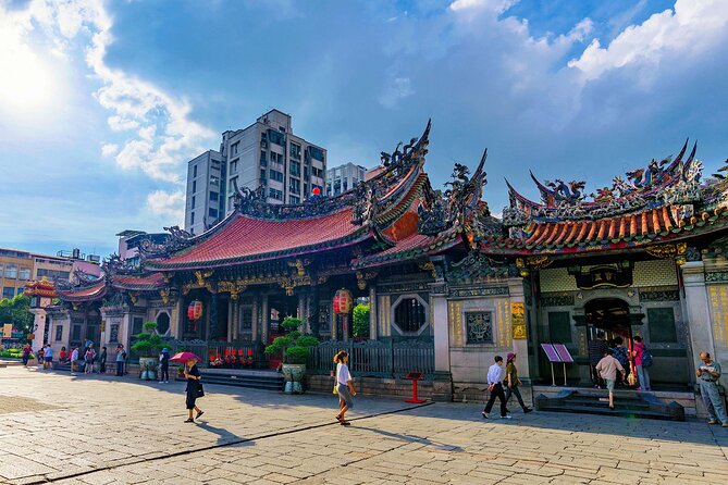 Sweets to Streets: 6Hr Taipei Adventure with Pineapple Cake DIY - What the private transport adds to a six-hour day