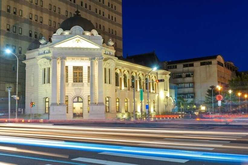 Taichung City: Sightseeing Walking Tour with a Local Guide - Why the $76 price can make sense