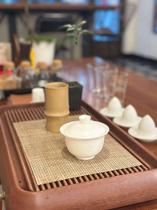Tainan Culture Trip: Chinese Tea Ceremony_Oolong Tea - Gaiwan, Terracotta Pots, and the Art of the Tools