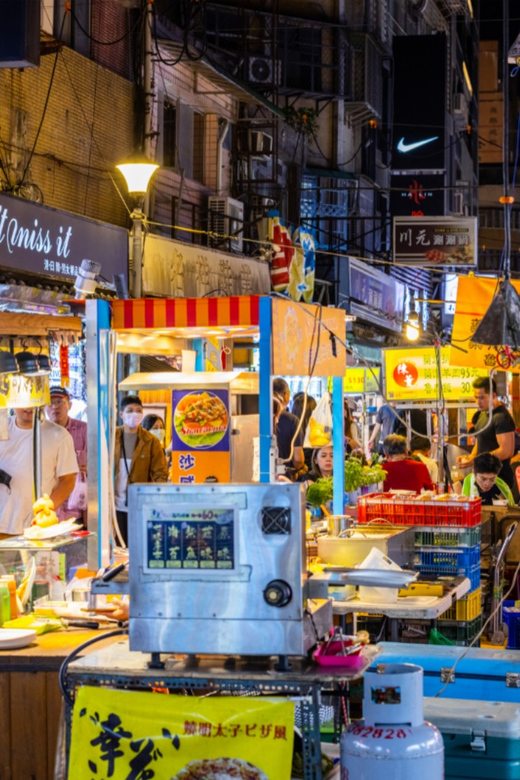 Taipei: 2-Hour Raohe Night Market Walking Tour - Following the market’s best-known foods