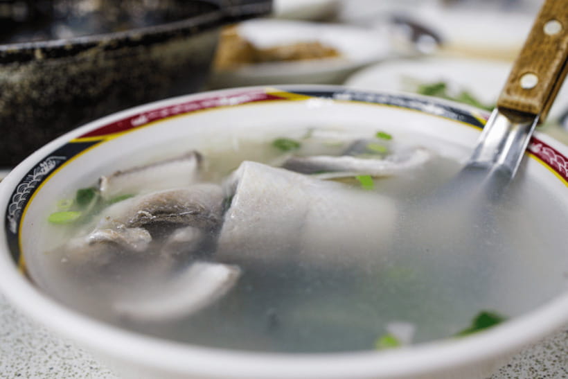 Taipei: 2-Hour Raohe Night Market Walking Tour - Meeting your guide at Songshan Station
