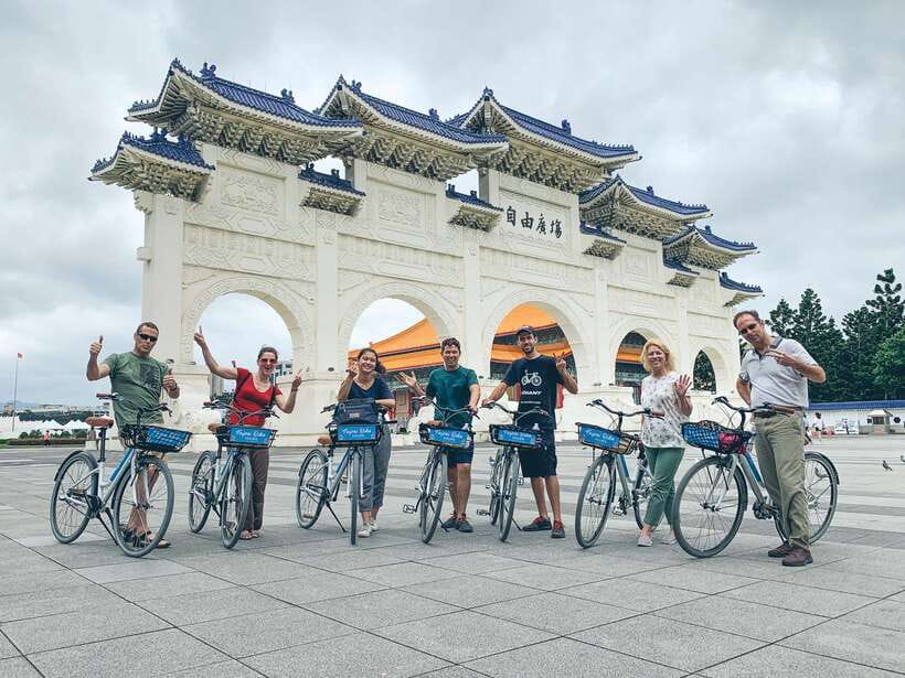 Taipei: 4-Hour Morning City Cycling Tour with Breakfast - Why a bike is a smart way to meet Taipei