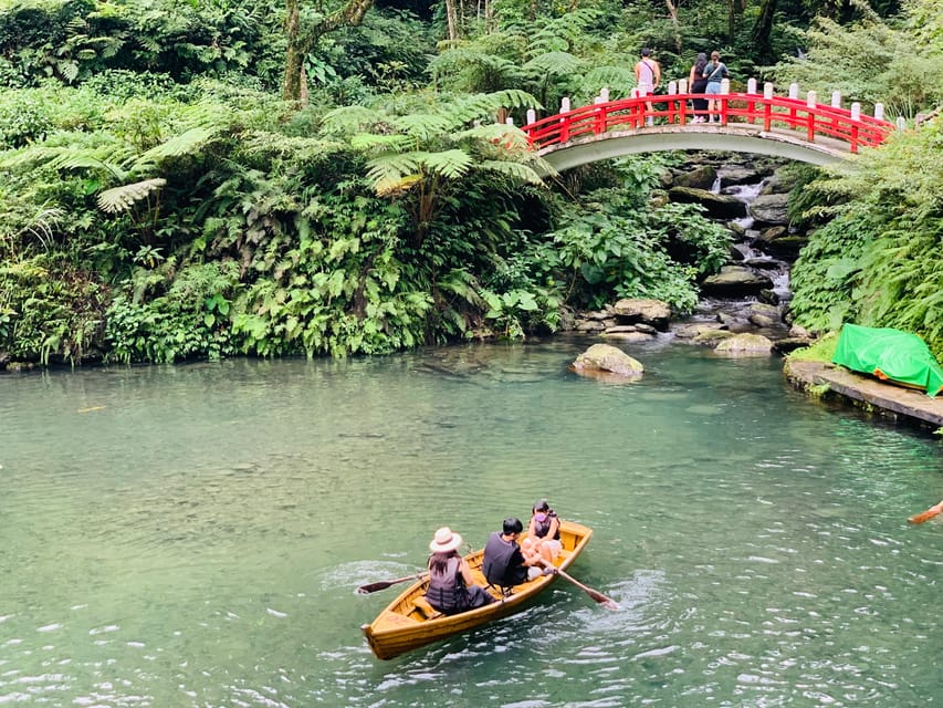 Taipei: 8 Hours Private Day Tour in Wulai with Benz Vito - Lunch and the flavors of Wulai