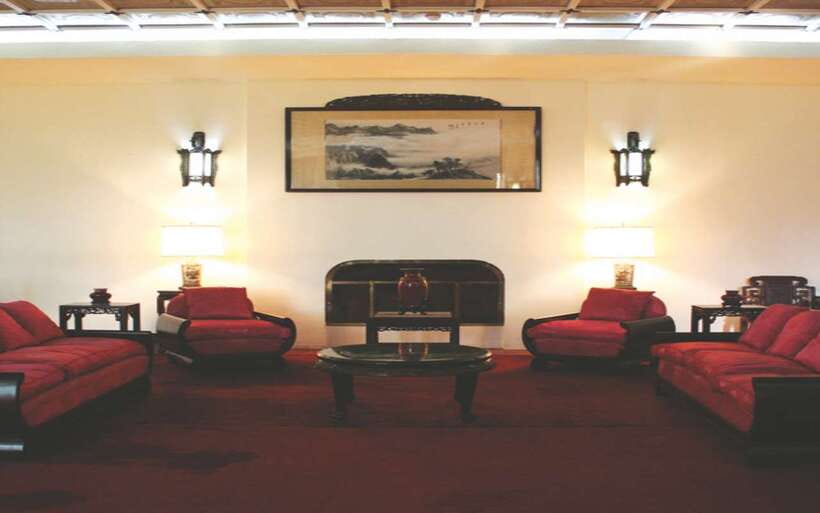 Taipei: Chiang Kai-Shek Shilin Residence Ticket - Servants’ and guards’ quarters add useful context