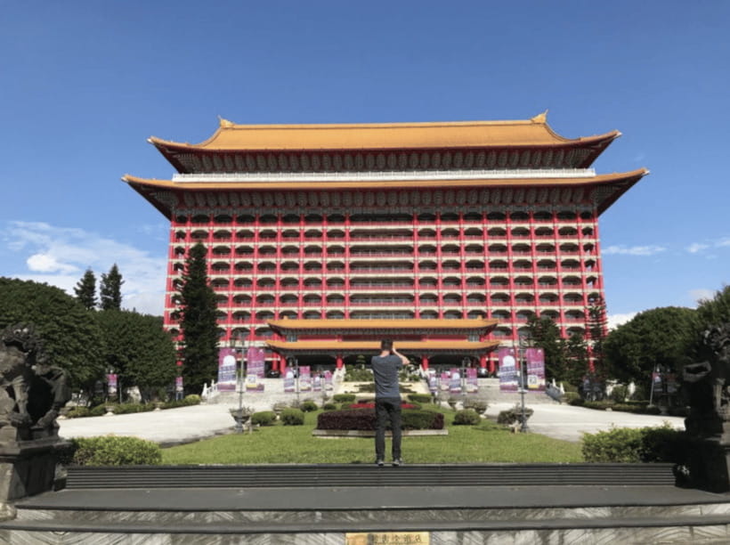 Taipei: City Highlights Private Sightseeing Tour with Guide - A Brief Visit to the Martyrs’ Shrine