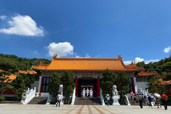 Taipei City Morning Tour with National Palace Museum entry - Martyrs’ Shrine and the appeal of ceremony