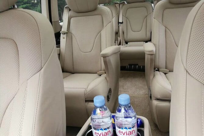 Taipei City to Taoyuan Airport Private Transfer - Communication and the airport meeting concern