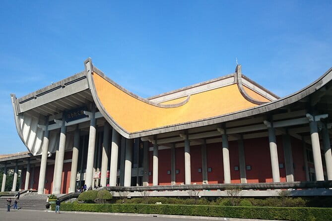 Taipei City to Taoyuan Airport Private Transfer - Hotel pickup and the start of the drive