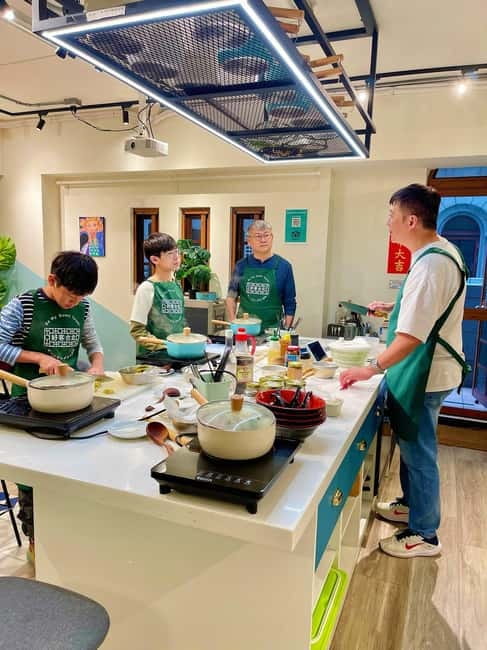 Taipei: Cooking Class & Market Adventure Historic Dadaocheng - Starting on Dihua Street in Old Taipei