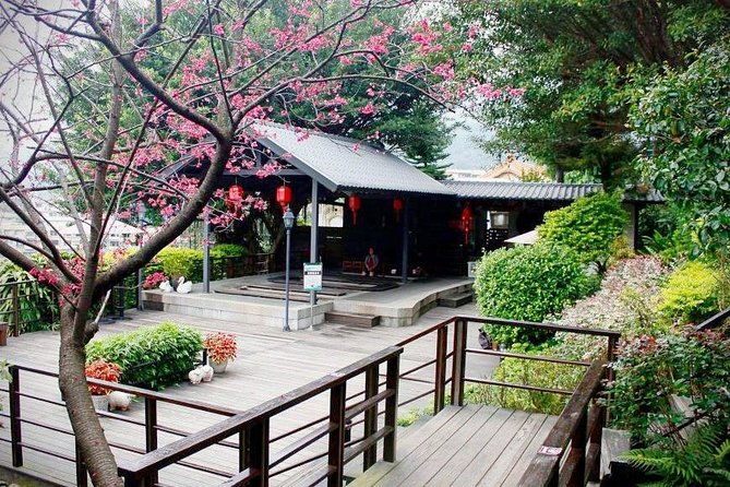 Taipei Day Tour including Taipei 101, Din Tai Fung and Hot Spring Experience - What the guide adds to Taipei 101 and Beitou