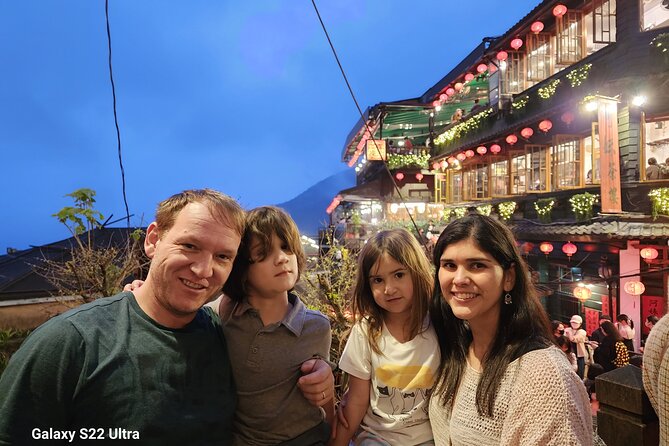 Taipei day tour(northeast coast tour or city tour) MERCEDES VAN - Taipei city route: museums, ceremonies, and skyline views