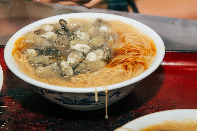 Taipei Food Tour: Night Market & Convenience Store(Food Included) - Huaxi Street Night Market and Michelin-rated food