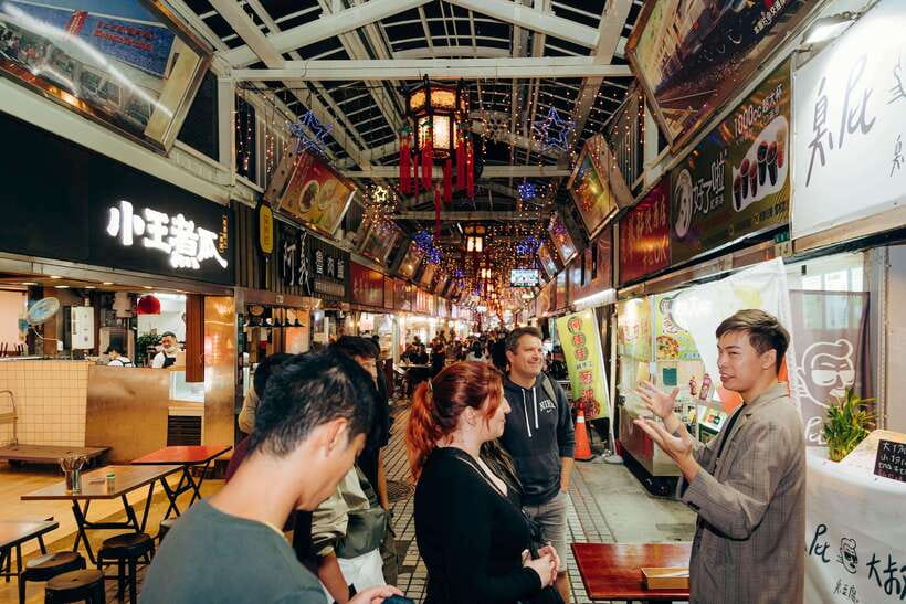 Taipei: Food Tours w/ Top 10 Taiwan Food (Breakfast/Dinner) - Michelin-rated bites without a formal restaurant bill