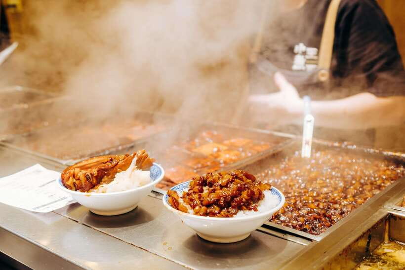 Taipei: Food Tours w/ Top 10 Taiwan Food (Breakfast/Dinner) - Dihua Street: old Taipei with a breakfast table