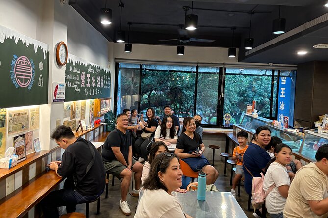Taipei Foodie and History Walking Tour - Star fruit juice, oyster vermicelli, and ice cream