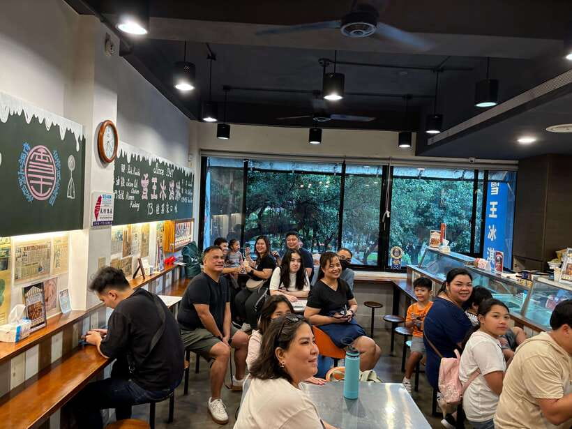 Taipei Foodie + History Walking Tour - Ximending, 80 minutes of food and city life