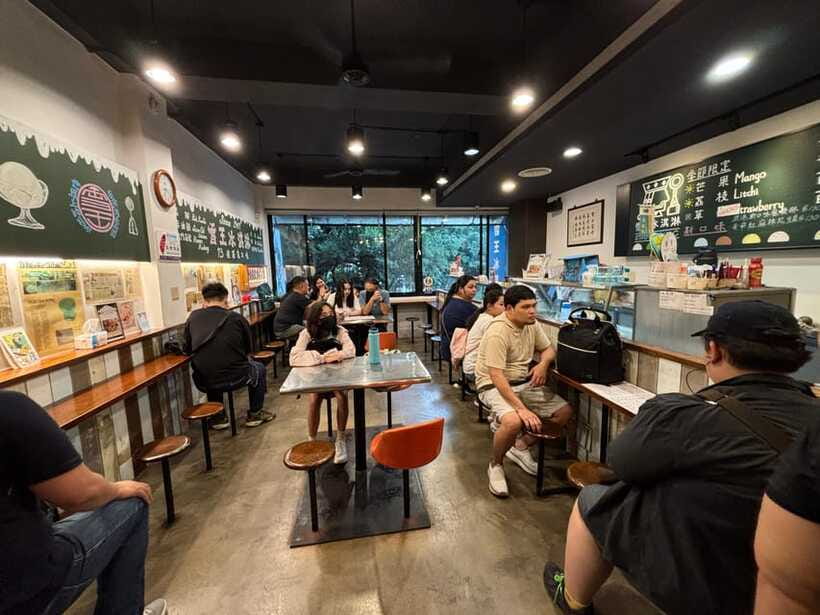 Taipei Foodie + History Walking Tour - Should you book the Taipei Foodie + History Walking Tour?