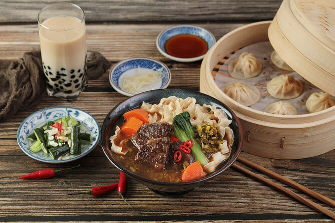 Taipei Fresh Market Tour and Colorful Bubble Tea Making - Is $65 a fair price?