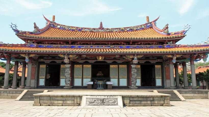 Taipei: Highlight Attractions Walking Tour - Chiang Kai-shek Memorial Hall: the main landmark finale