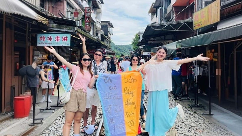 Taipei: Jiufen and Shihfen Half Day Tour - Why this half-day route works from Taipei