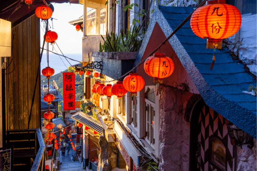 Taipei: Jiufen Night View and Shifen Day Tour - Final call: book it for an efficient first look