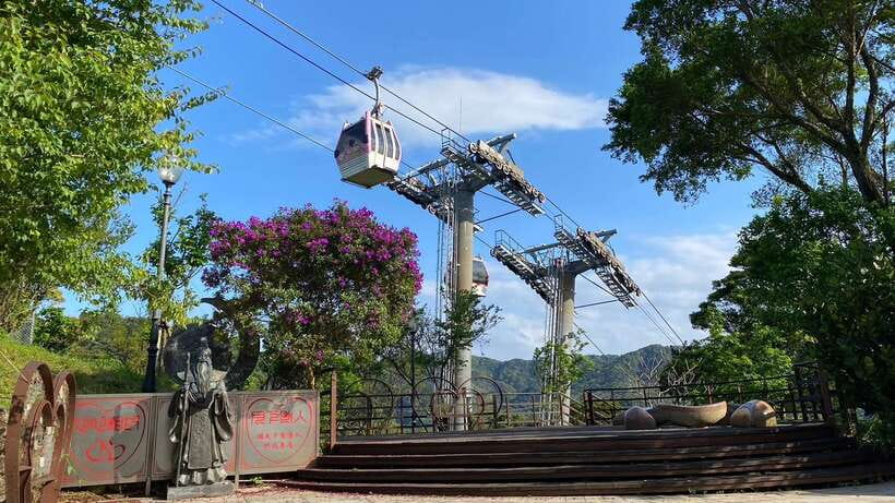 Taipei: Maokong Cable Car 1 day Pass - The Maokong Observation Deck and the big Taipei view