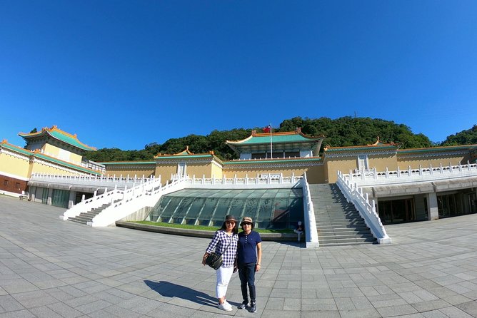Taipei: Private Car Charter Tour - Chiang Kai-shek Memorial Hall and Taipei’s civic center