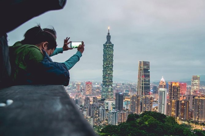 Taipei: Private Car Charter Tour - Ximending gives you time to eat and wander