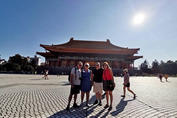 Taipei: Private Car Charter Tour - Elephant Mountain adds a short walk and a big view