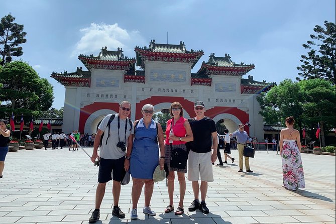 Taipei: Private Car Charter Tour - Building your own route with Jiufen or Pingxi