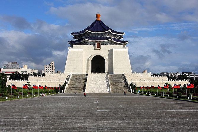 Taipei Private Custom Tour with a Local: Highlights & Hidden Gems - Key points to know before booking