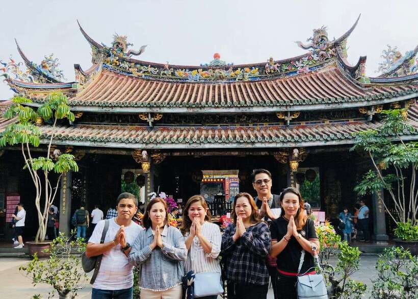 Taipei: Private Day Tour by Car - Martyrs’ Shrine and a well-timed ceremony