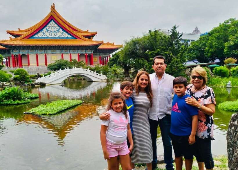 Taipei: Private Day Tour by Car - Taipei 101 and the choice to go up