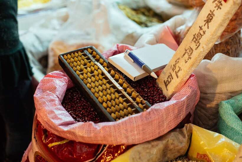 Taipei: Private Food Tour – 10 Tastings with Locals - Timing, walking, and practical comfort