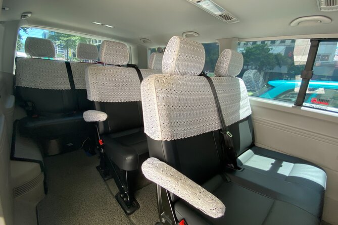 Taipei Private Transfer: Hotel to Keelung Cruise Port - Choosing between the sedan and minivan