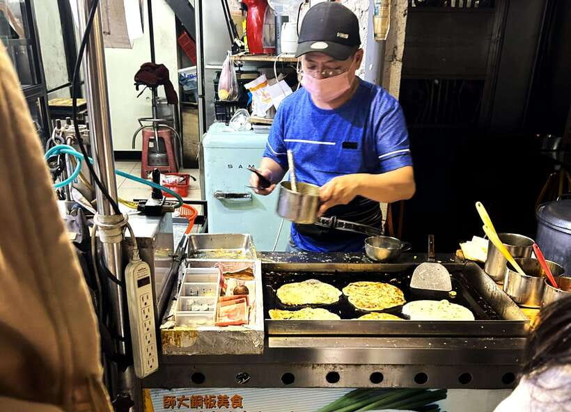 Taipei: Street Food & Hidden Eats Night Market Food Tour - Student food in the Taipei University district