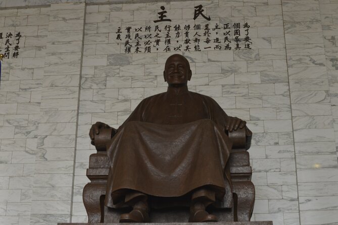 Taipei Taster: Layover Escapes in 4-Hour Private Tour - Longshan Temple: Taipei culture in one focused stop