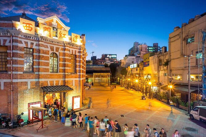 Taipei Timeout: Private 8-Hour Layover Adventures - Longshan Temple and respectful sightseeing