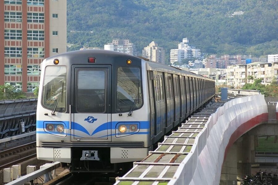 Taipei: Unlimited FunPass - Transports & Attractions Pass - Pingxi sky lanterns and the railway day