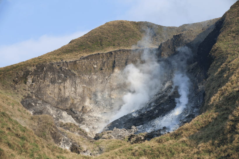 Taipei: Yangmingshan & Beitou Full-Day Tour - Beitou Hot Spring Museum and Geothermal Valley