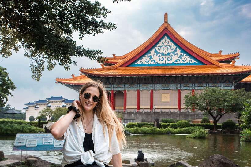Taiwan Taipei: Private Photoshoot with Taiwan Photographer - Meeting at C.K.S. Memorial Hall