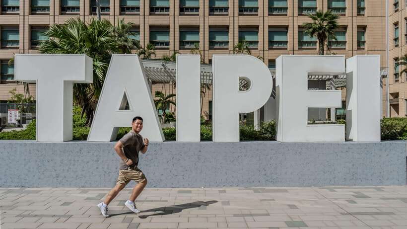Taiwan Taipei: Private Photoshoot with Taiwan Photographer - The small personal touch at the end