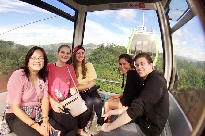 Tea of Taipei: Small-Group Tour with Taipei City Sightseeing - Riding the Maokong Gondola above Taipei