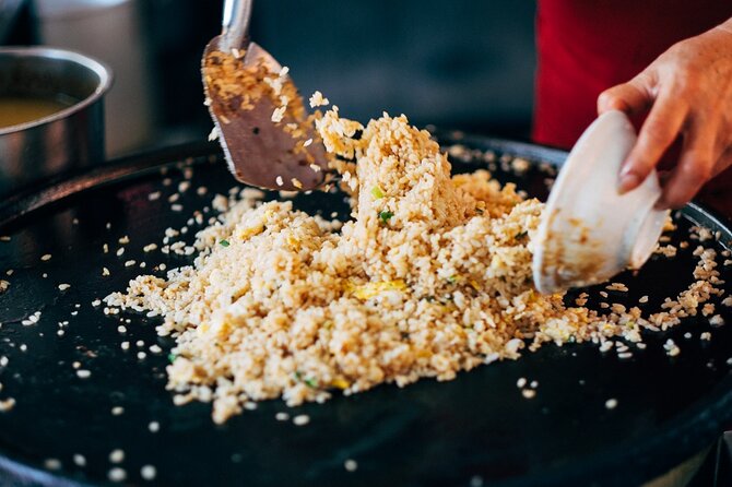 Traditional Old School Taiwanese Food Tour - Eating through Dihua Street