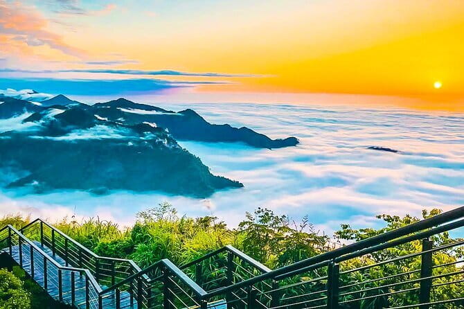 Vintage Taipei - Best of Taiwan & Sunset Walking Tour (Tip-based) - Chinese herbs, dry goods, and everyday Taipei