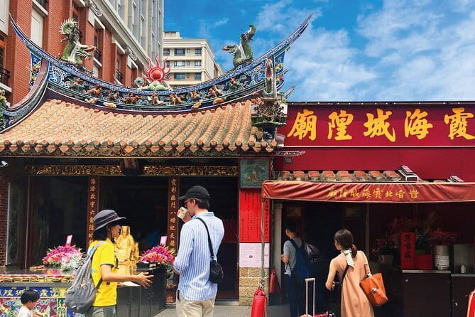 Vintage Taipei - Best of Taiwan & Sunset Walking Tour (Tip-based) - Group size, transport, and comfort