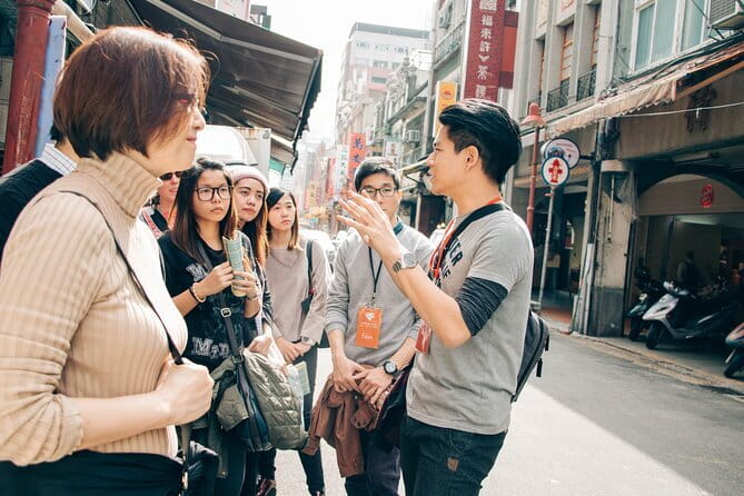 Vintage Taipei - Best of Taiwan & Sunset Walking Tour (Tip-based) - Fa Zho Gong Temple and Taipei Xia Hai City God Temple